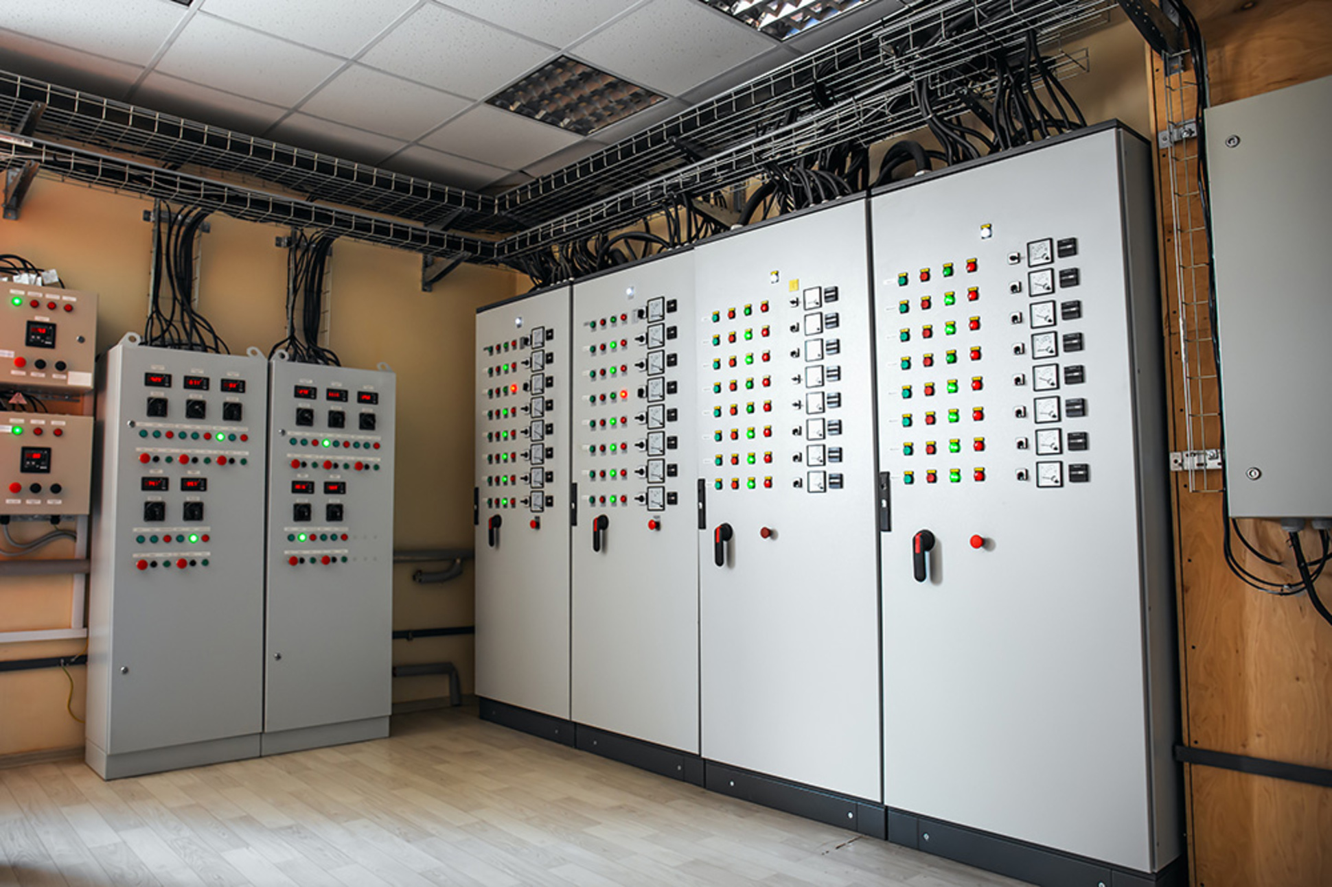 Schalt­anlagen­bau bei Elektrotechnik Hackethal in Reinholterode
